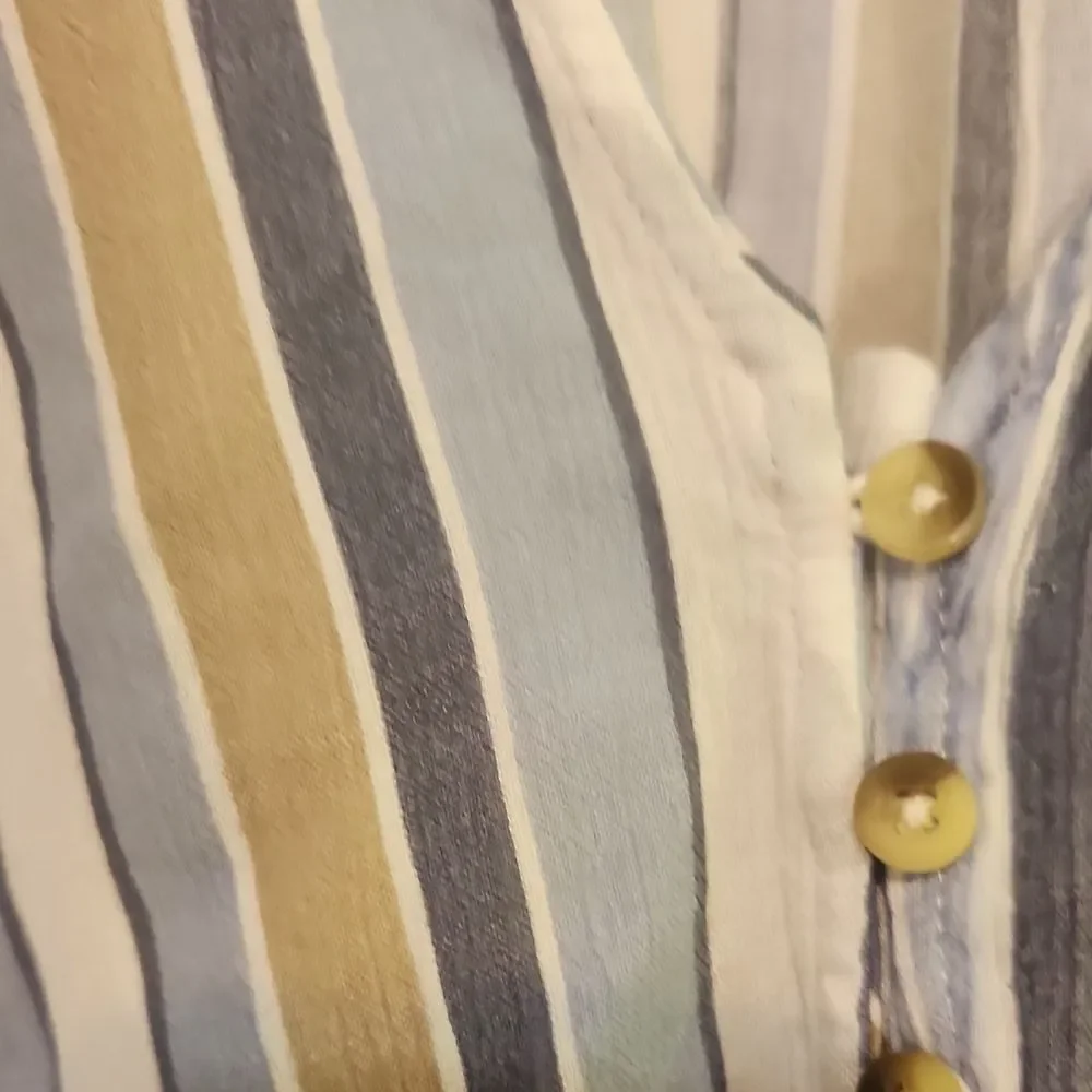 Live 4 Truth Striped V-Neck Top Navy, Tan, White Button-Down Tie Waist Size 3X